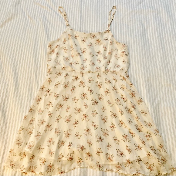 Forever 21 cream floral mini dress - Picture 2 of 8